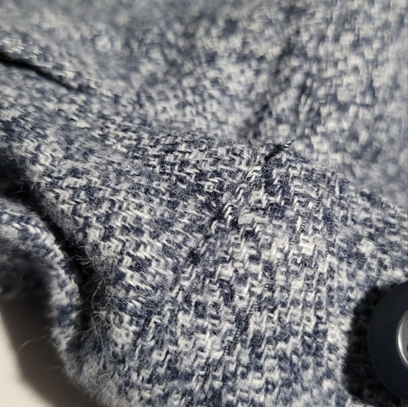 Button Up - Picture 4 of 6